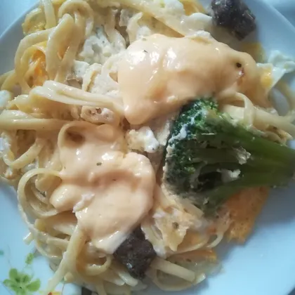 Спагетти с яйцом и сыром