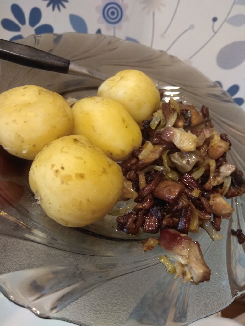 Лисички с картошкой в духовке | Рецепты с фото