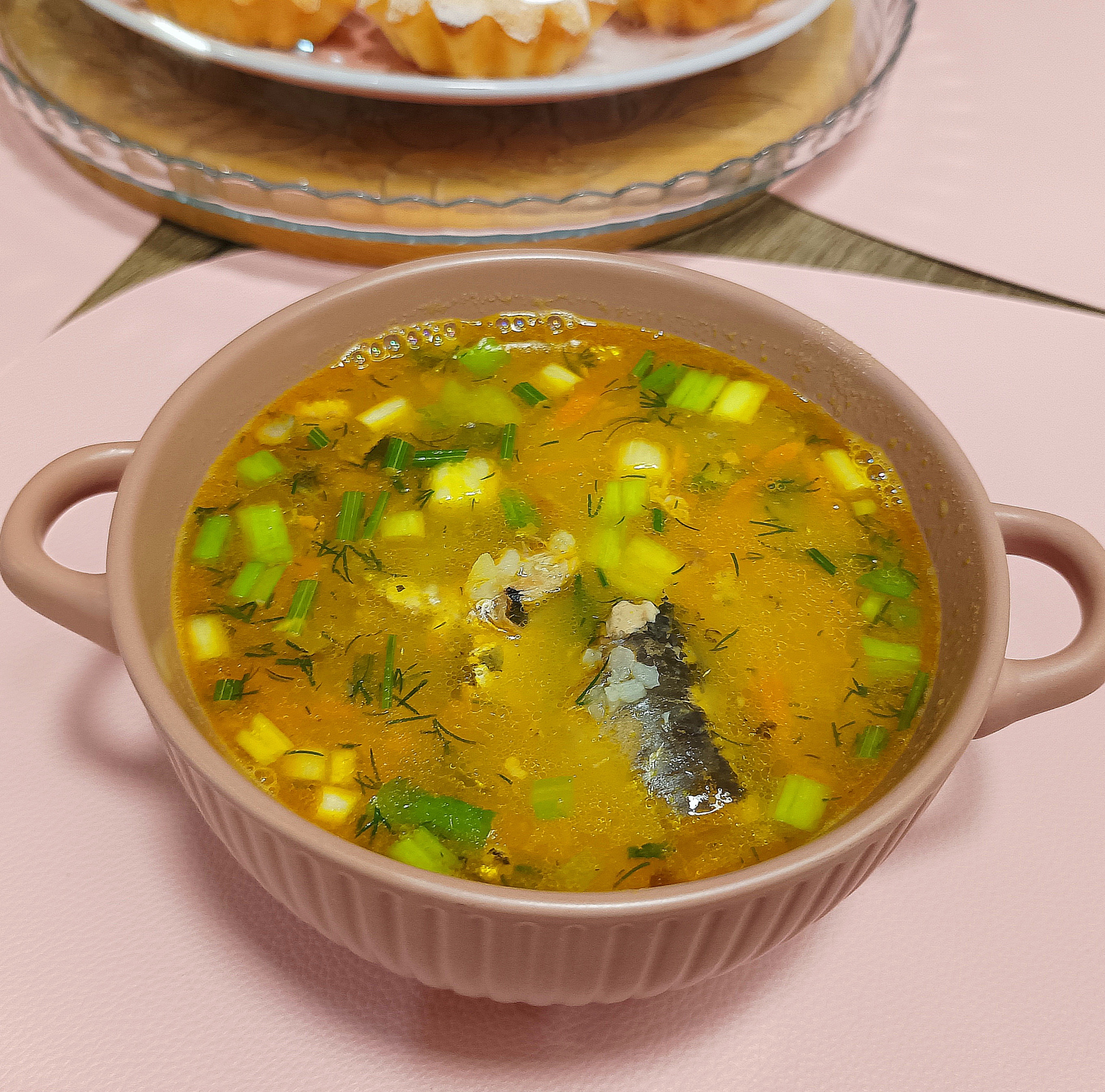 Рисовый суп с рыбными консервами 