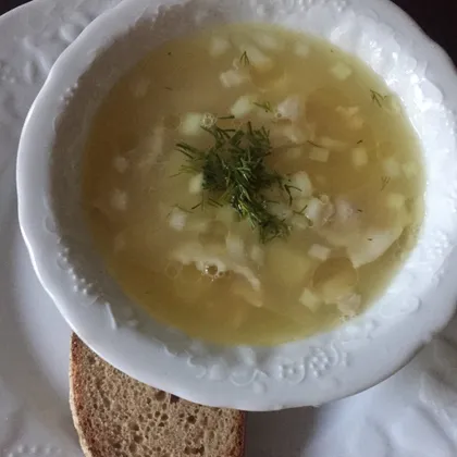 Гороховый суп со свежим луком и подсолнечным маслом