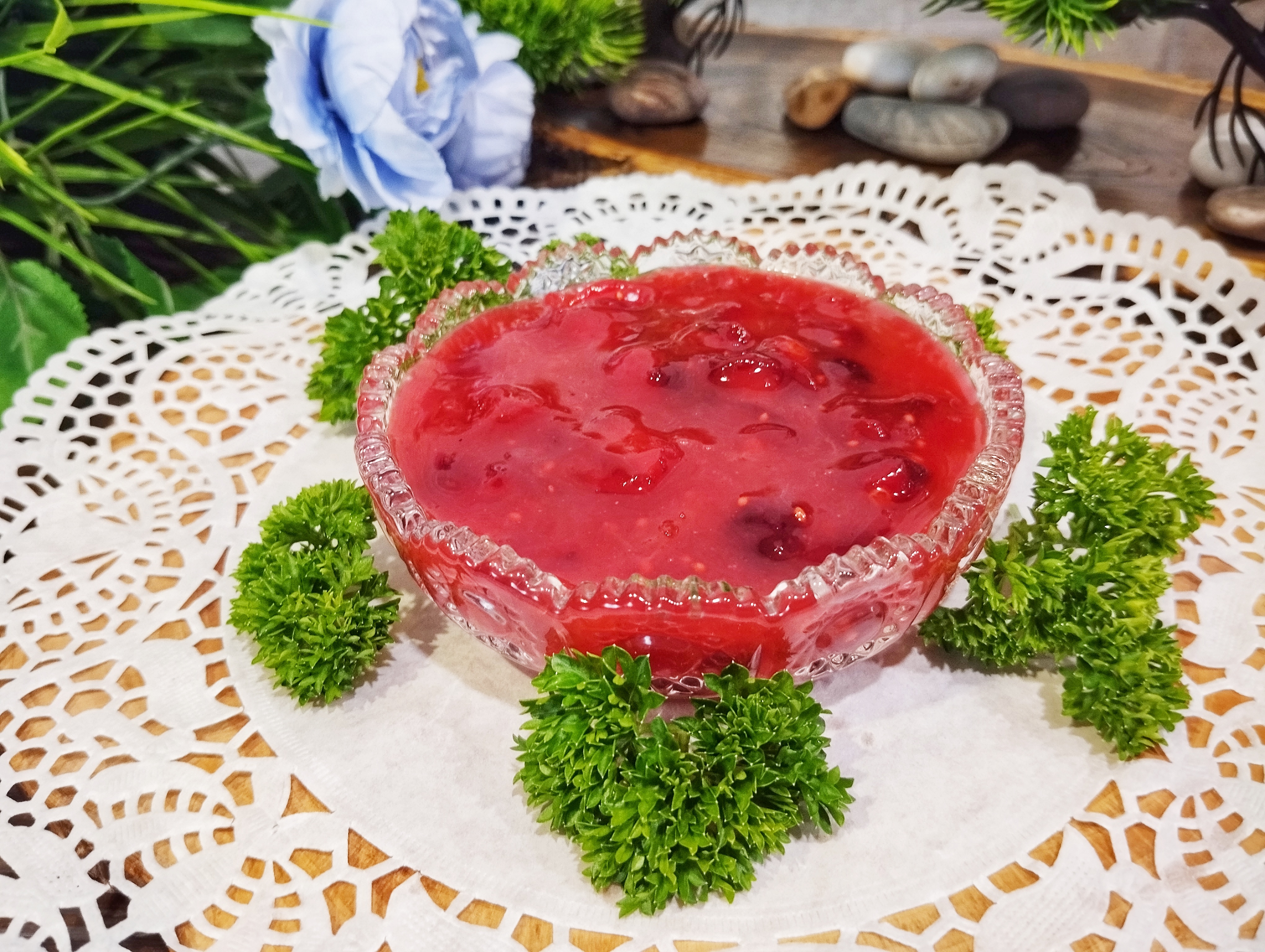 Клюквенный соус к мясу с имбирём и корицей 