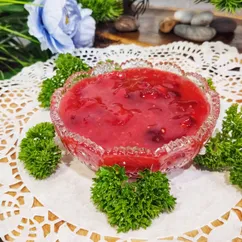 Клюквенный соус к мясу с имбирём и корицей