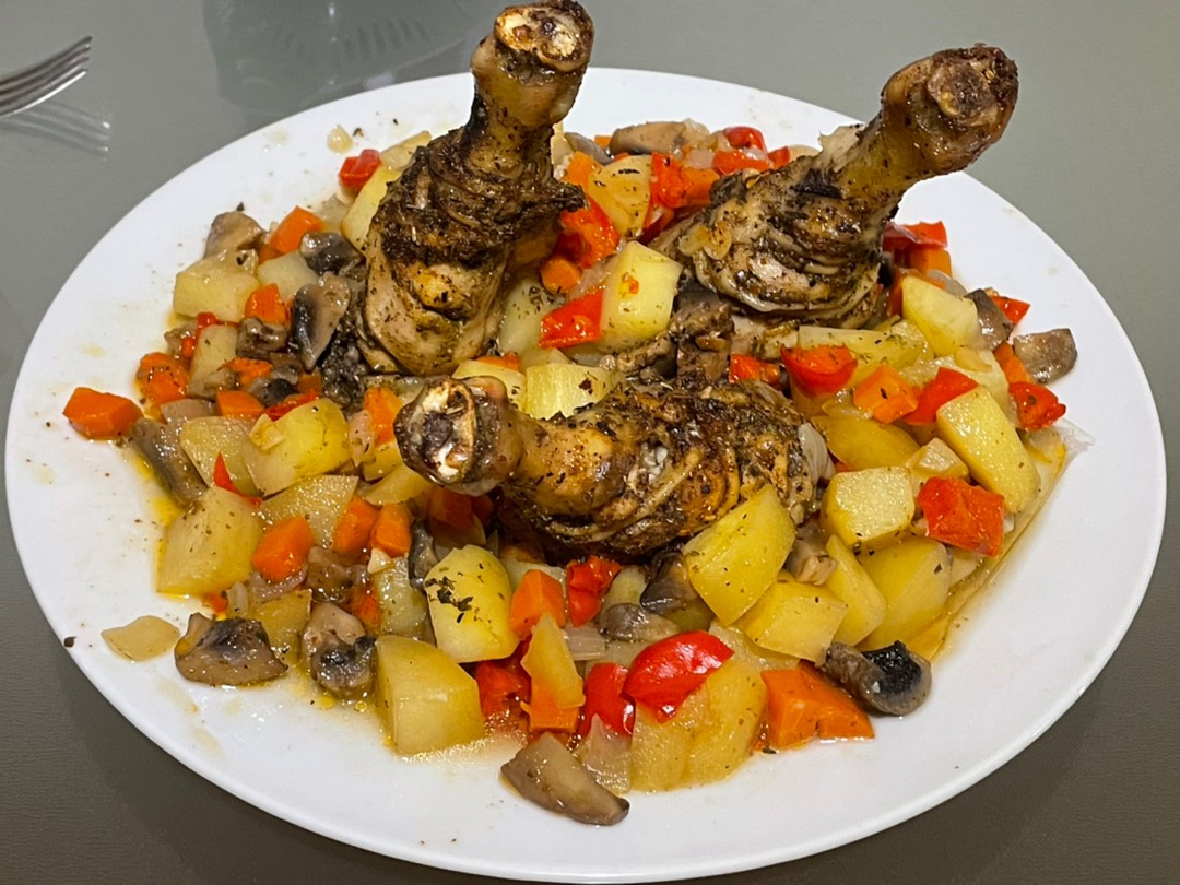 Куриные голени с овощами в рукаве