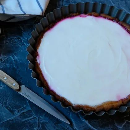 Брусничный пирог со сметанным кремом