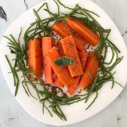 Горячий салат из моркови