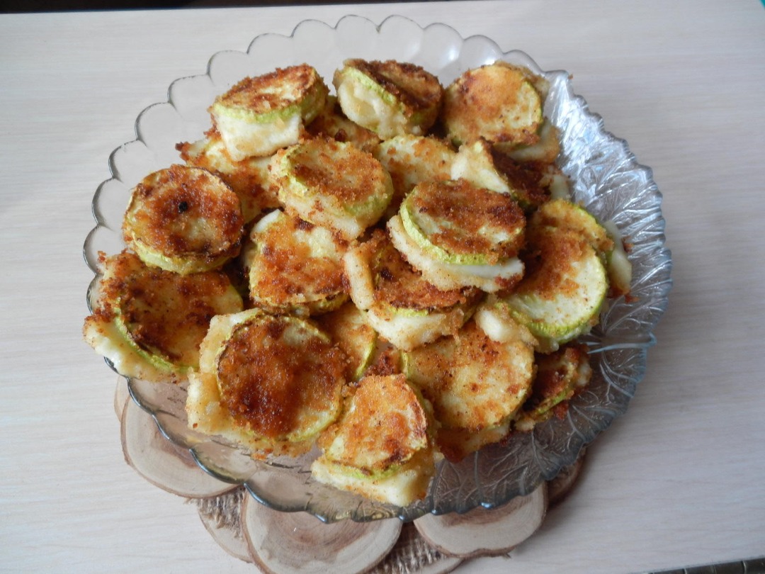 Кабачки с сыром в панировке