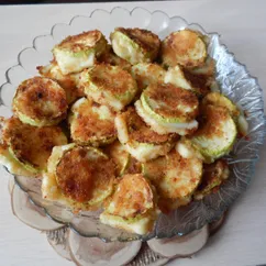 Кабачки с сыром в панировке