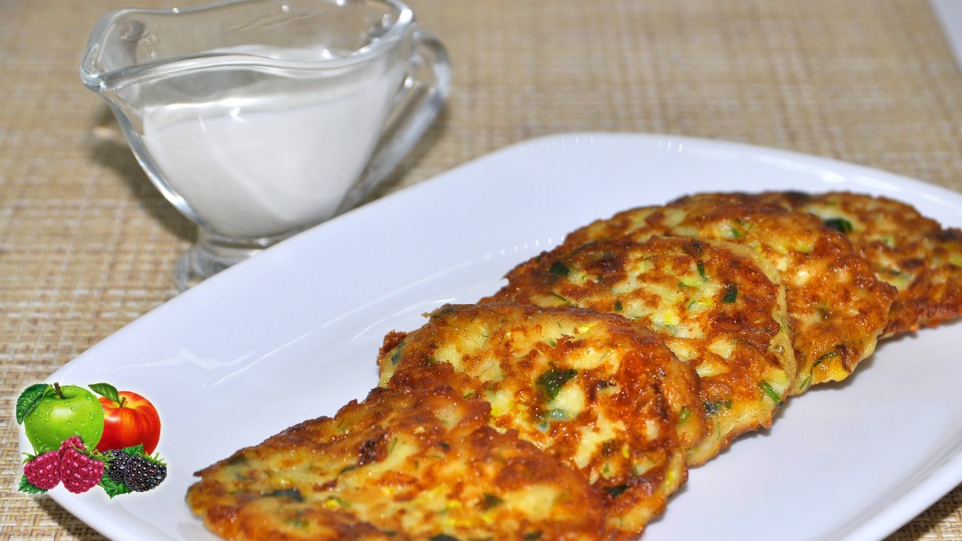 Оладьи из кабачков с сыром, зеленью и чесноком