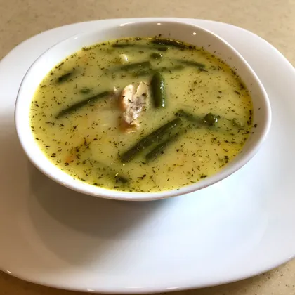 Сливочный суп с форелью и стручковой фасолью