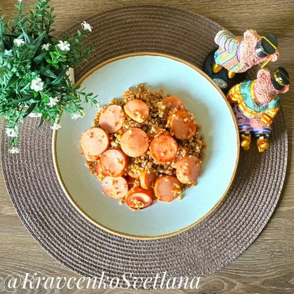 Гречка с жареными сосисками