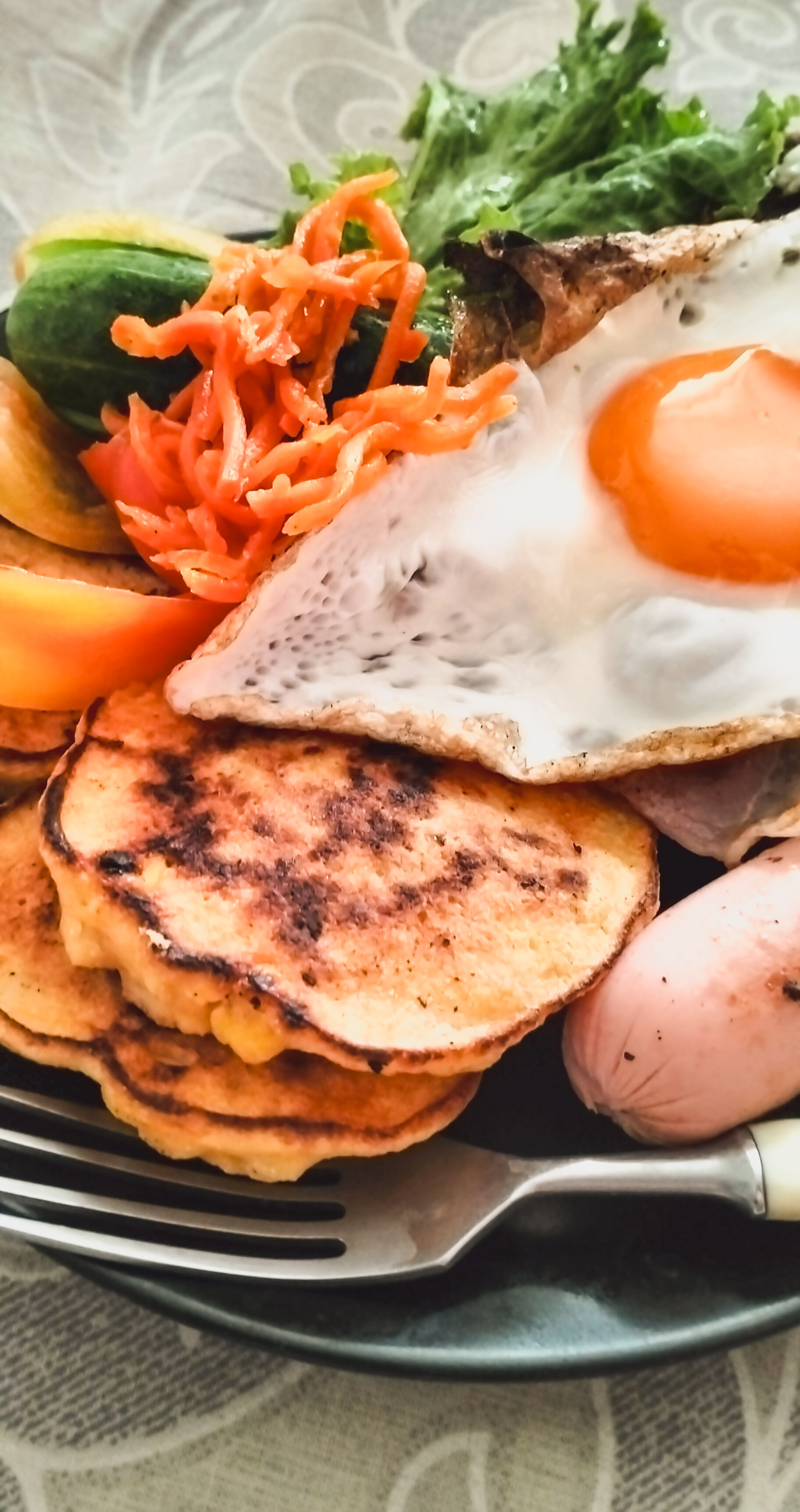 Дважды кукурузные оладьи с картофельным пюре