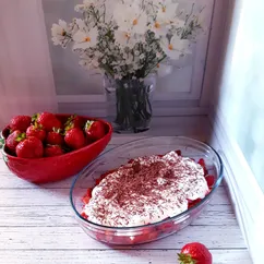 Клубника со сметаной и шоколадом 🍓