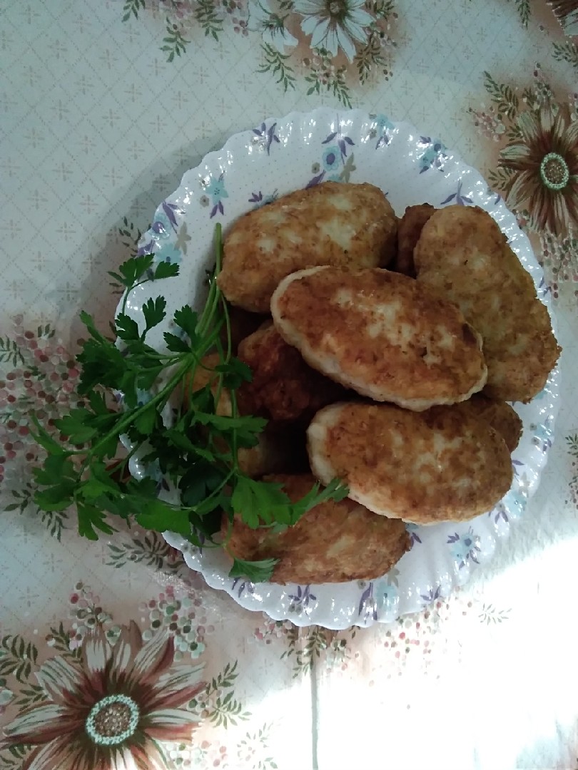 Котлетки из куриной грудки и свинины