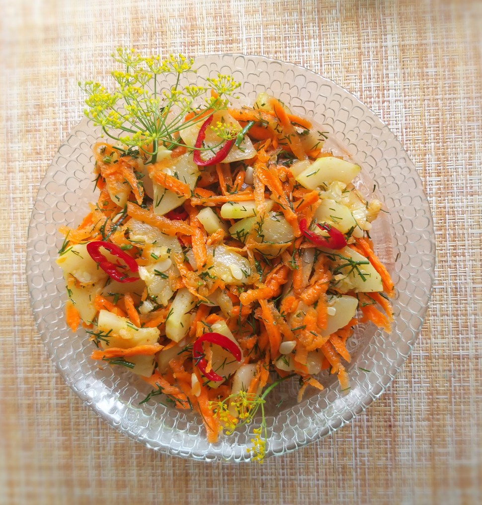 Оладьи из кабачков с морковью и чесноком - Лайфхакер