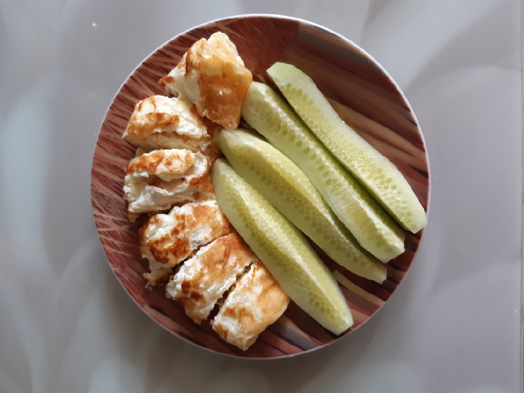 Яичный рулет с сыром