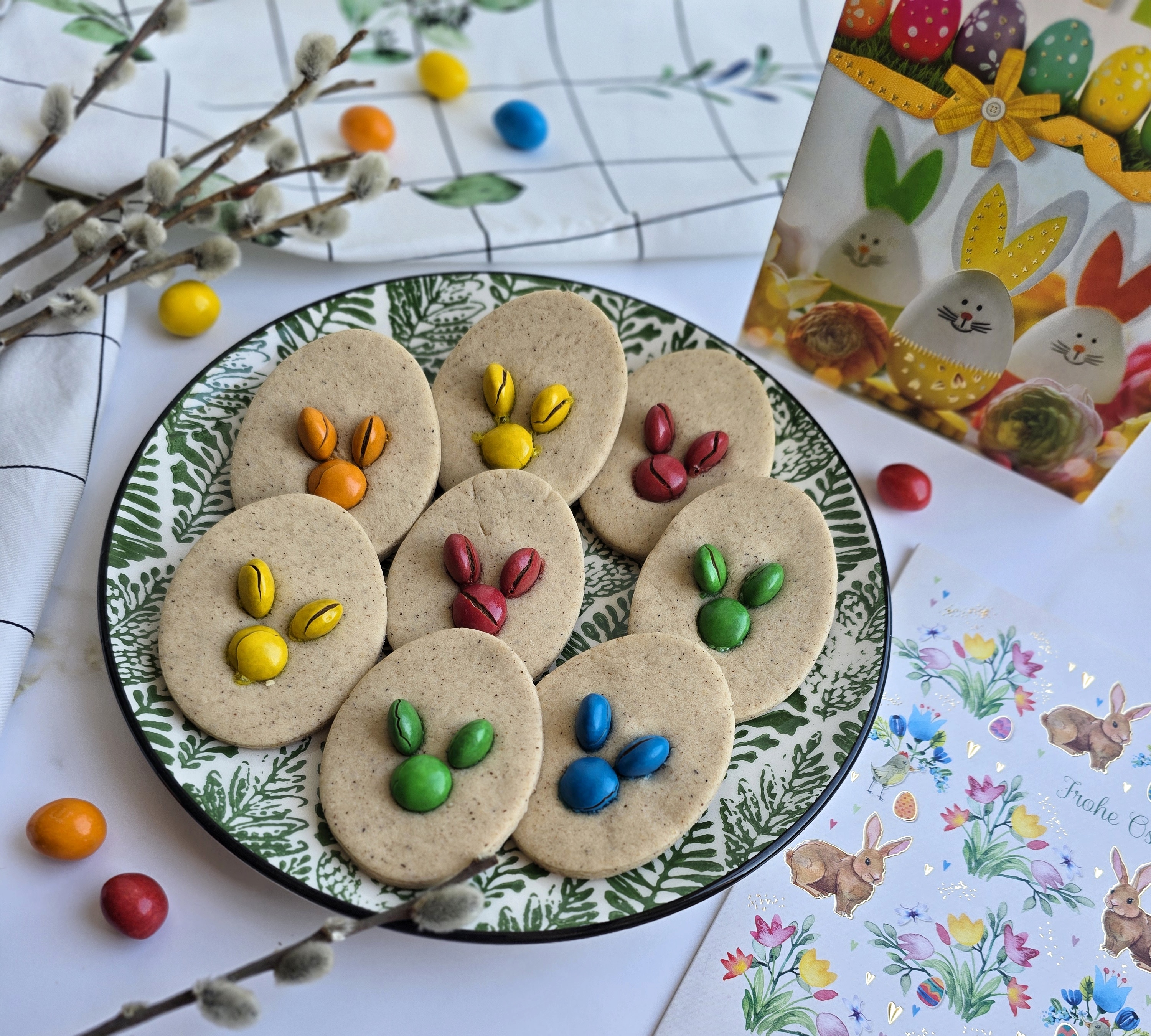 Пасхальные венки, кексы, печенье и другая выпечка