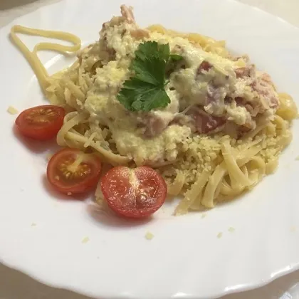 Спагетти с беконом под сметанным соусом