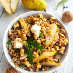 🥗Салат из полбы с рукколой, горгонзолой и грушей🥗