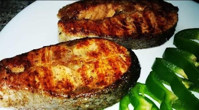 Стейк из семги на сковороде