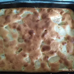 Шарлотка с яблоками
