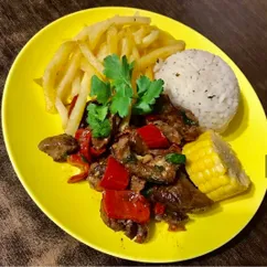 🇵🇪 Lomo saltado (Ломо Сальтадо) - жаркое из телятины по перуанскому рецепту