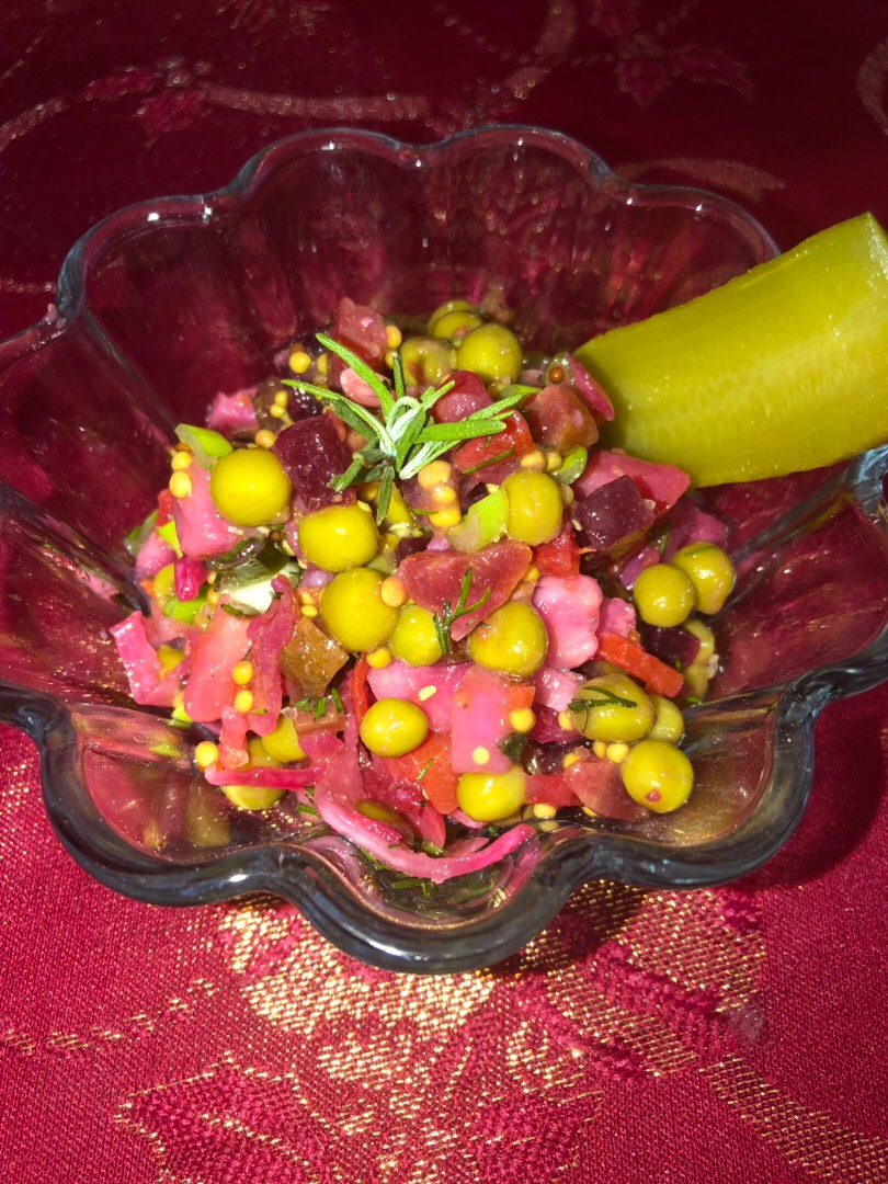 Винегрет с заправкой, кедровыми орешками и семечками