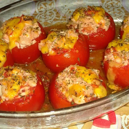 Помидоры запеченные с курицей и сыром