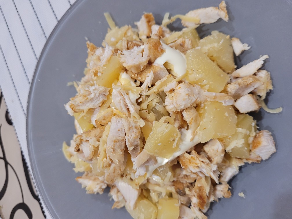 Классический рецепт салата с курицей и ананасом | Ура Еда! Вкусные рецепты | Дзен