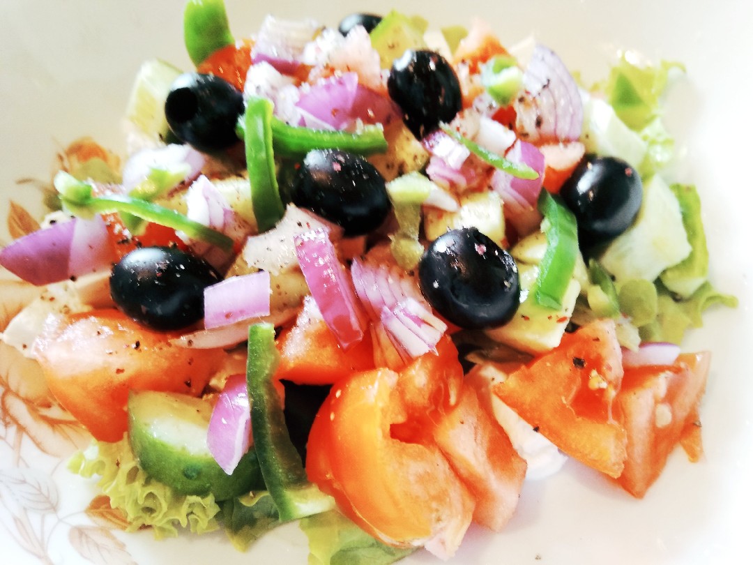 Греческий салат (4 порции)