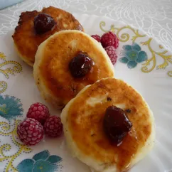 Сырники с изюмом