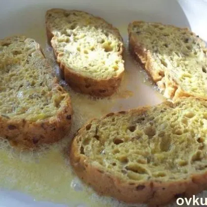 Гренки из хлеба с яйцом и сыром