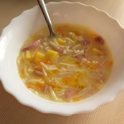 Сырный суп с колбаской