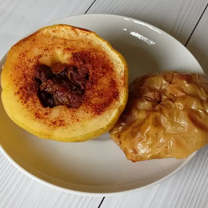 Запеченные яблоки с финиками