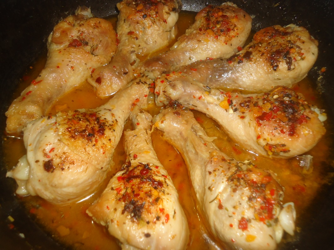 Курочка на сковороде