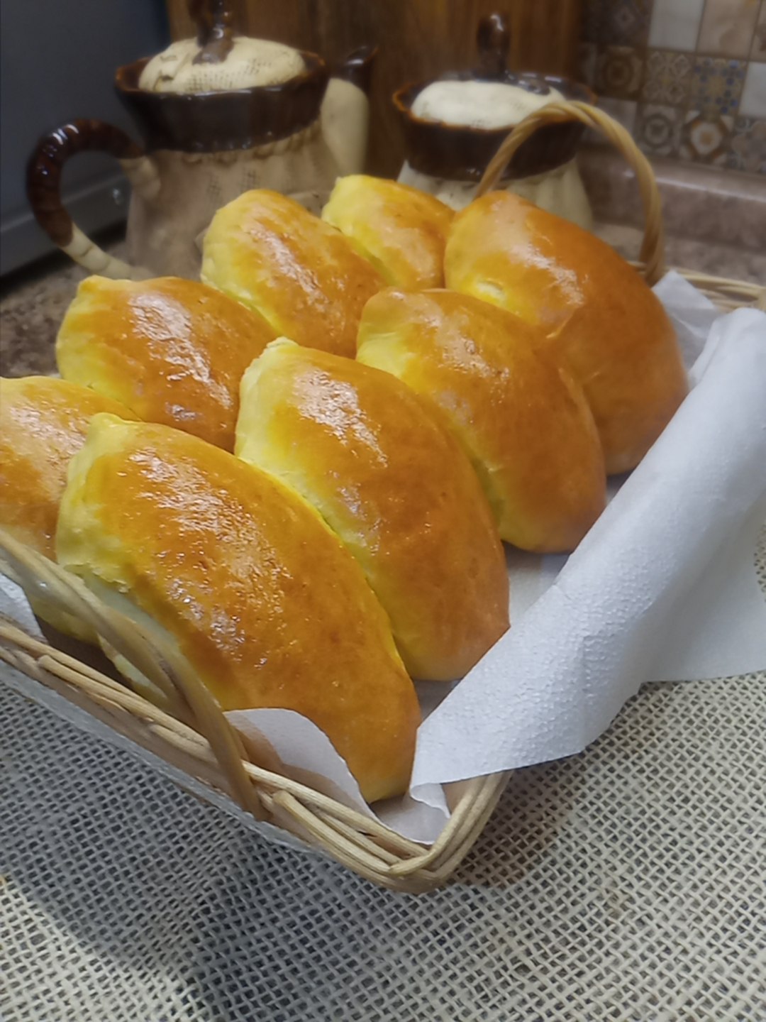 Пирожки  печёные с яйцом и зелёным луком 