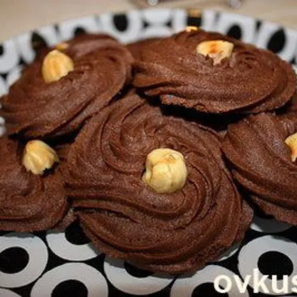 Печенье шоколадное с фундуком