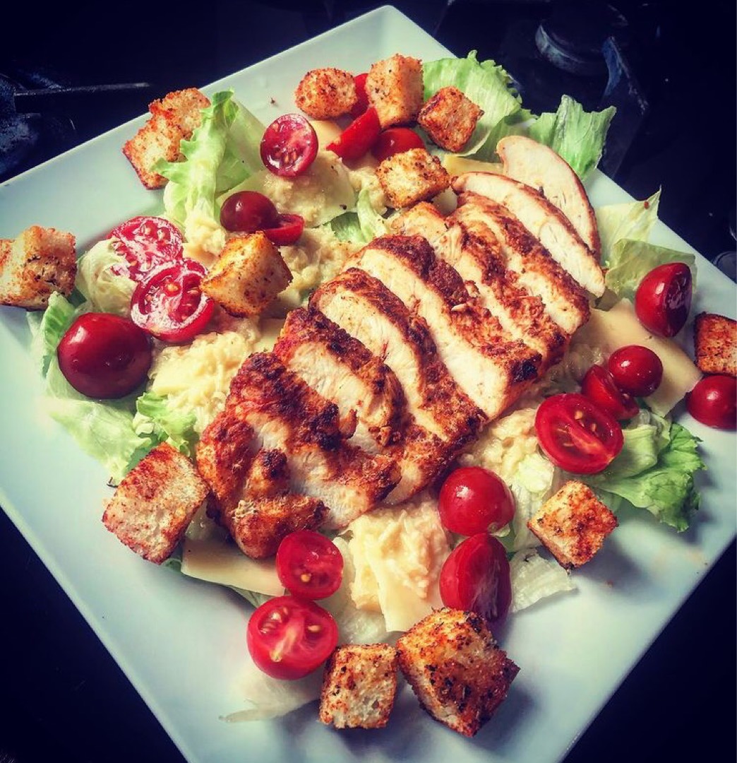 Цезарь с курицей