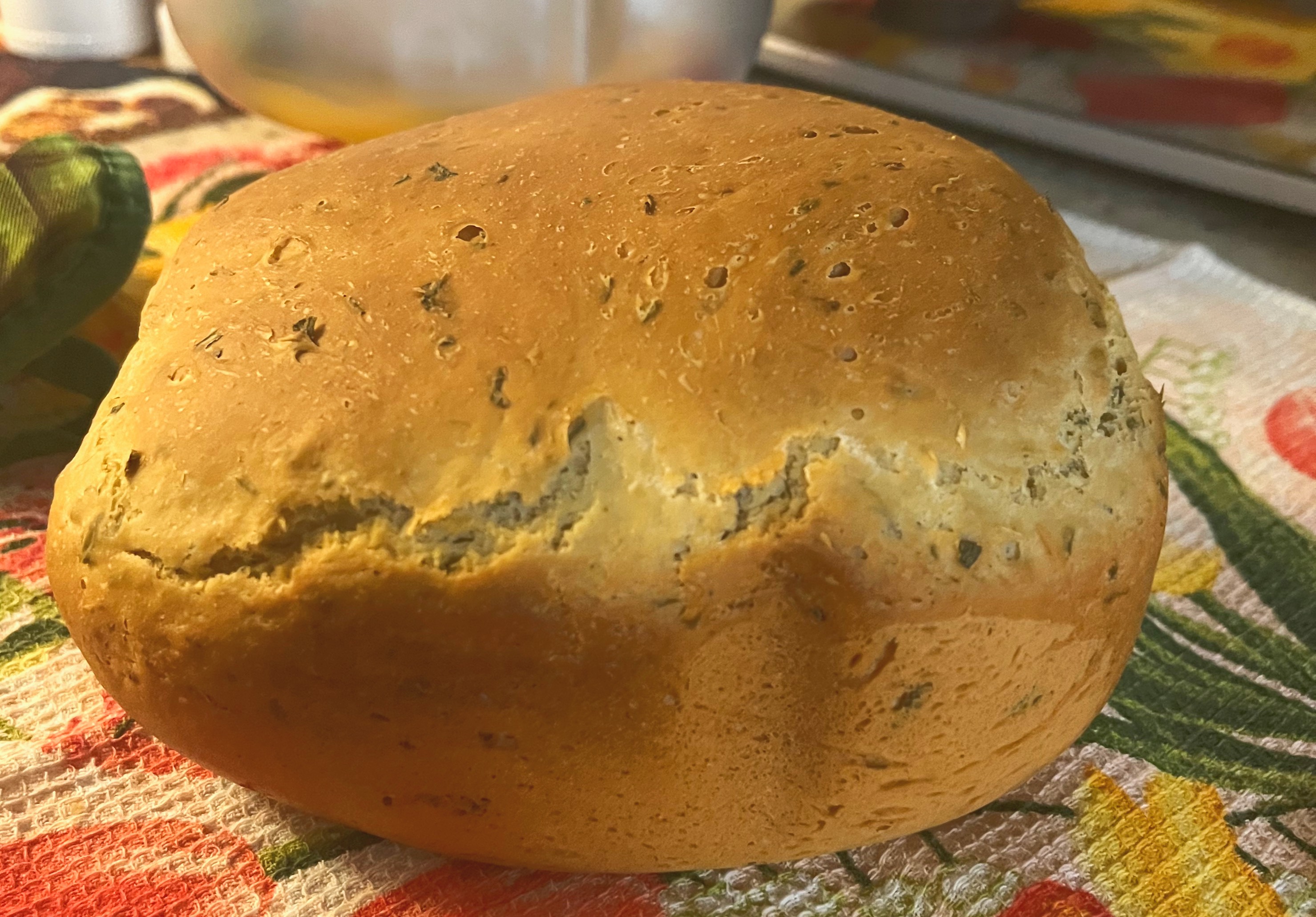 Пшеничный хлеб с чесноком и зелёным луком в ХП