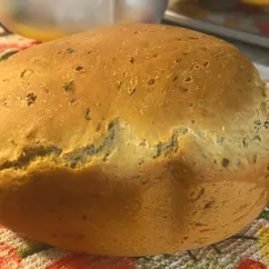 Пшеничный хлеб с чесноком и зелёным луком в ХП