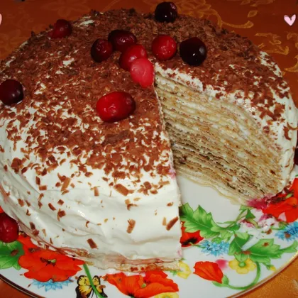 Блинный торт с кремом из сметаны и шоколадной стружкой