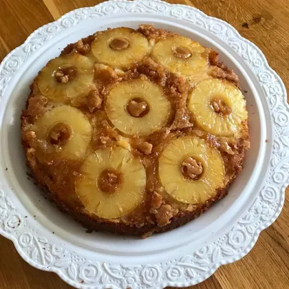 Пирог-перевёртыш с консервированными ананасами