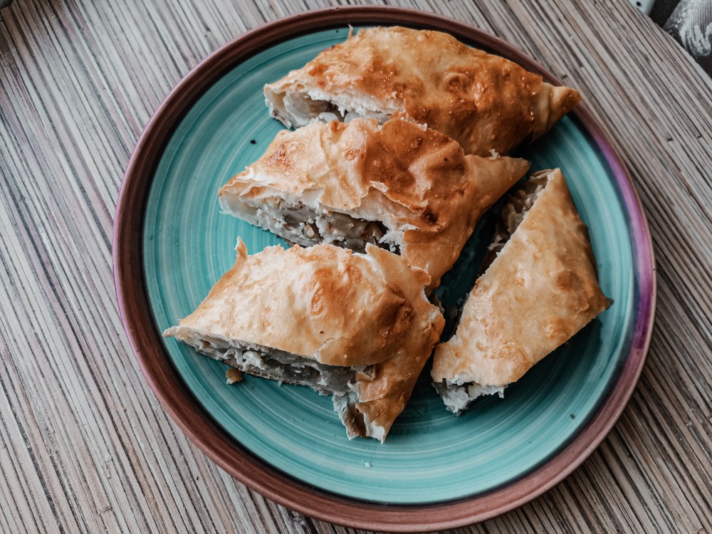 Рулет из лаваша с творогом и фруктами