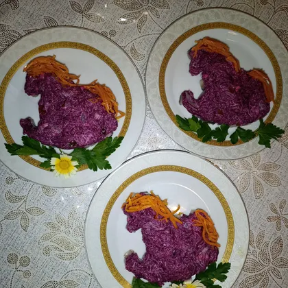 Лошадки с селёдкой, свеклой и солёным огурцом