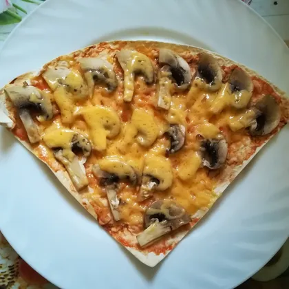 Пицца с грибами из лаваша за минуту