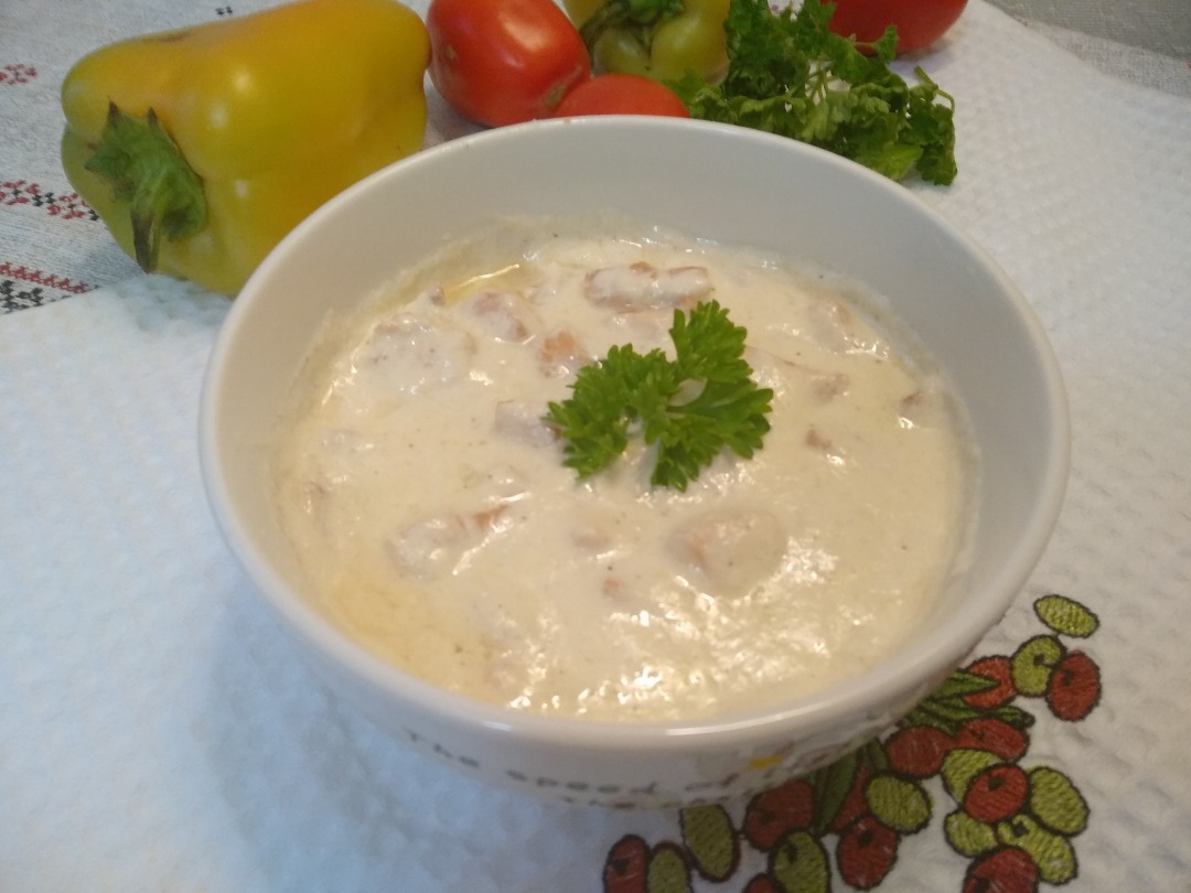 Куриное филе в сырном соусе