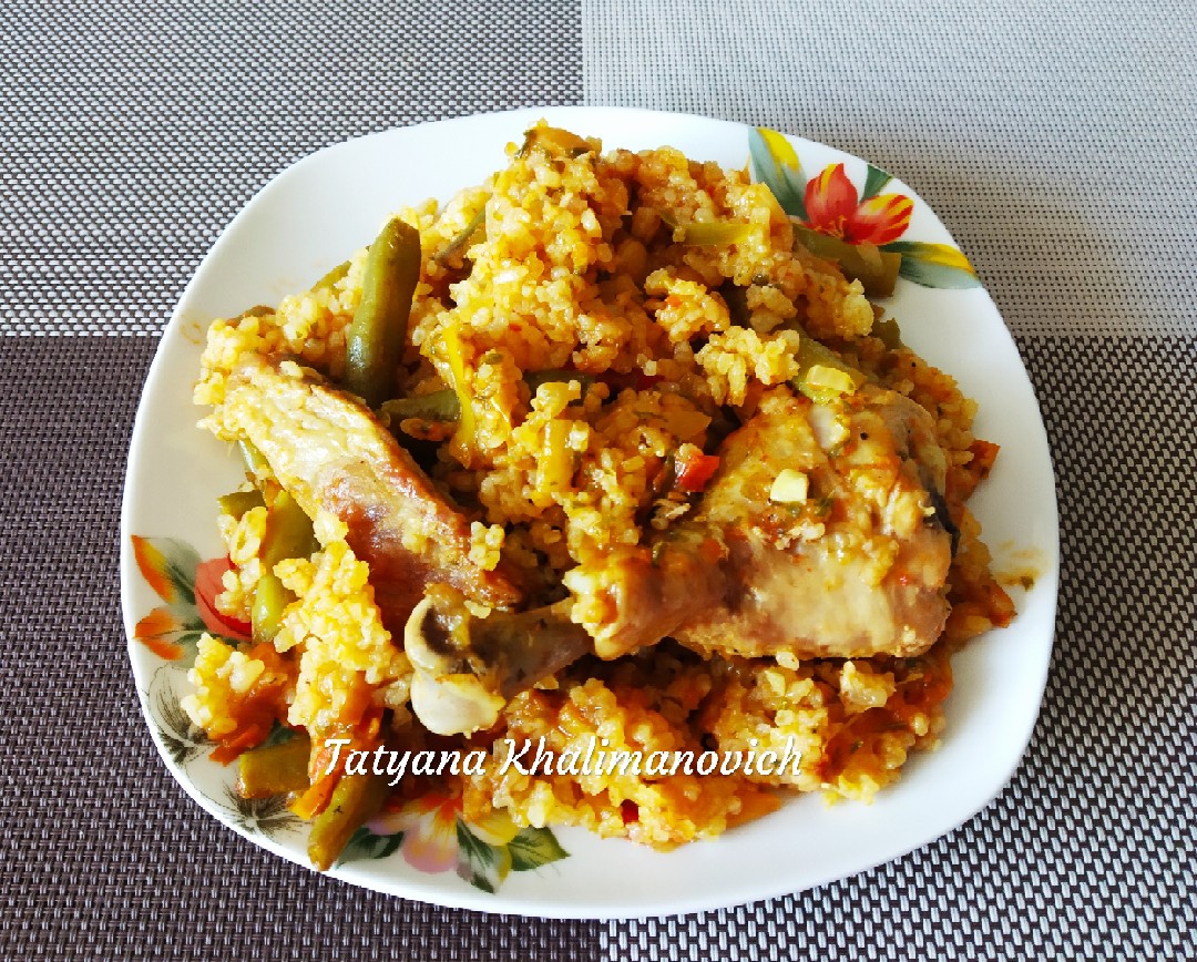 Паэлья с курицей и свиными рёбрышками