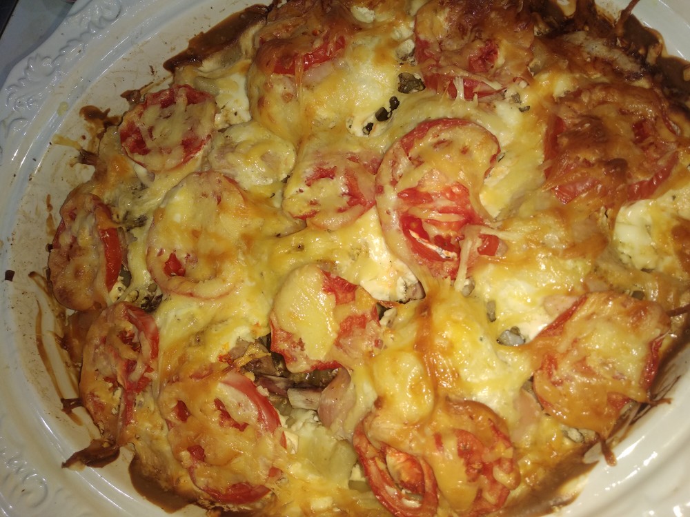 Курица с картофелем и томатами, запечённая в духовке