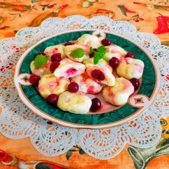 Ленивые вареники с вишней