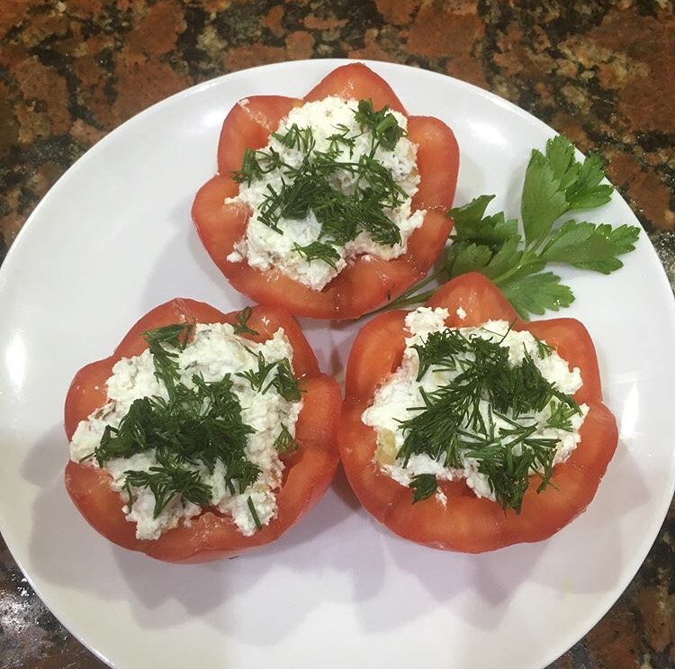 Помидоры с начинкой