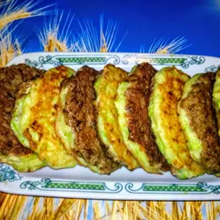 Оладьи из кабачков с печенью и курицей